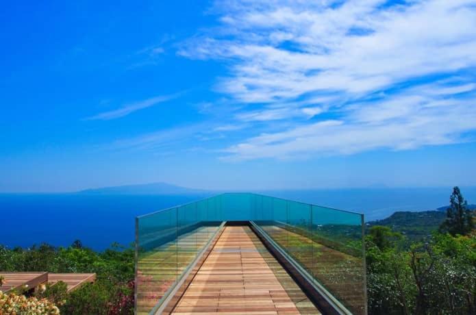伊豆高原 温泉付別荘 Isana Mountain Villa Futo Экстерьер фото