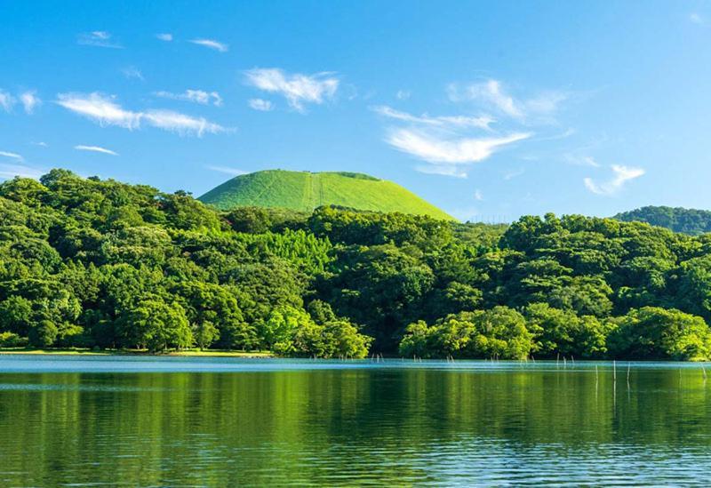 伊豆高原 温泉付別荘 Isana Mountain Villa Futo Экстерьер фото