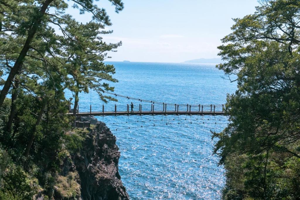 伊豆高原 温泉付別荘 Isana Mountain Villa Futo Экстерьер фото